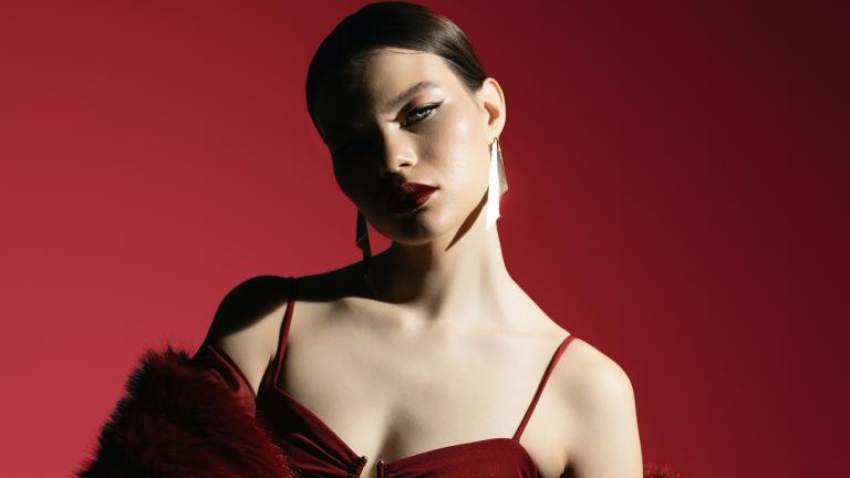 πλούσια γυναίκα