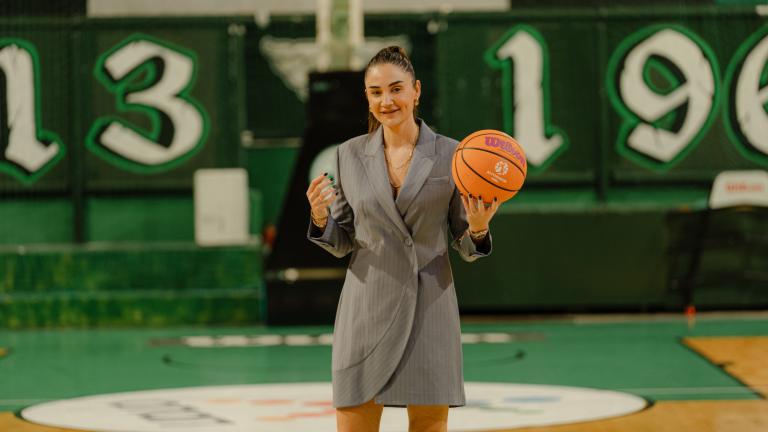 Σελέν Ερντέμ: «Μπορώ μέχρι και τρίποντο να βάλω με τακούνια»