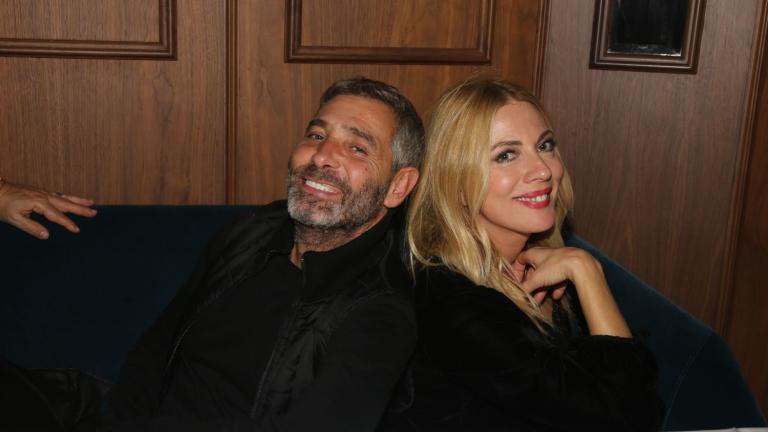 Από ένα διακριτικό ειδύλλιο σε σχέση ζωής: Η ιστορία της Σμαράγδας Καρύδη και του Θοδωρή Αθερίδη