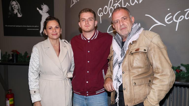 Θεοφανία Παπαθωμά, Αχιλλέας και Πασχάλης Τσαρούχας στο θέατρο