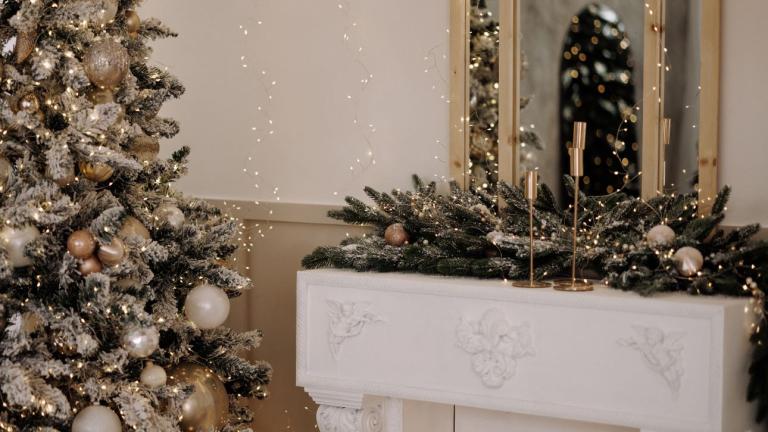 Διακόσμηση τζακιού στις γιορτές