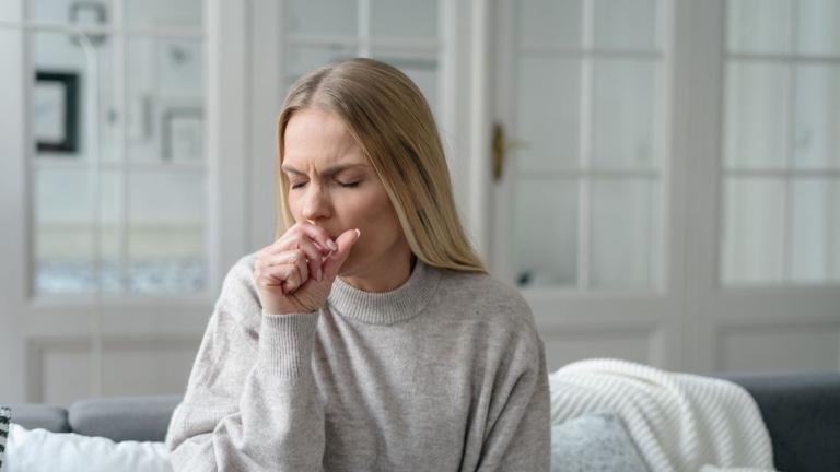 Τι δείχνει ο επίμονος βήχας