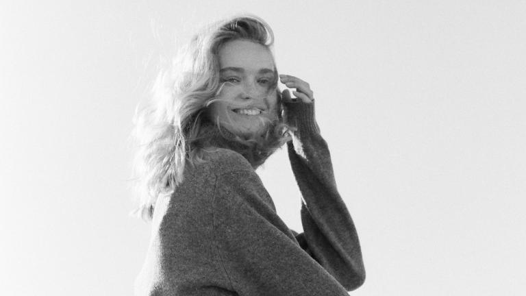 χαρούμενη γυναίκα