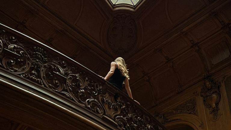 Γυναίκα στις σκάλες 