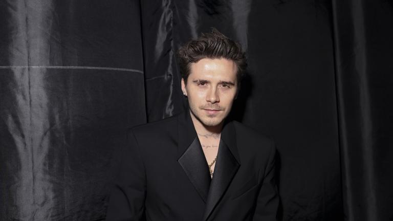 Ο Μπρούκλιν Μπέκαμ παρευρίσκεται στην παρουσίαση της συλλογής Mugler Φθινόπωρο/Χειμώνας 2024-2025 την Κυριακή 3 Μαρτίου 2024 στο Παρίσι/Φωτογραφία AP