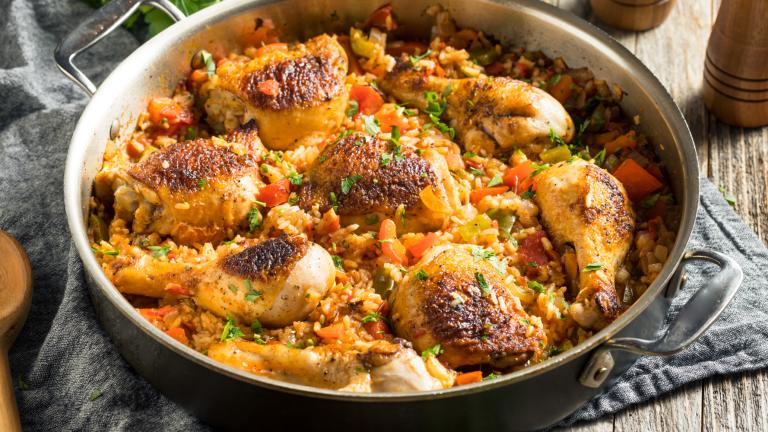 Κοτόπουλο με ρύζι στο φούρνο / Φωτογραφία: Shutterstock