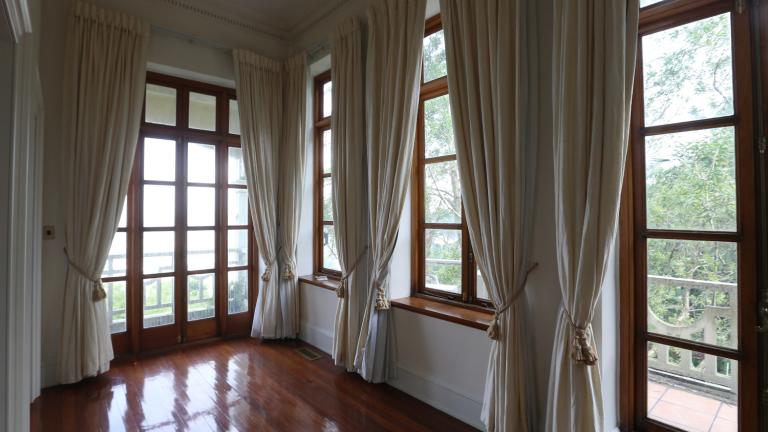 Οι κουρτίνες που θεωρούνται πλέον ξεπερασμένες και η εναλλακτική που κυριαρχεί