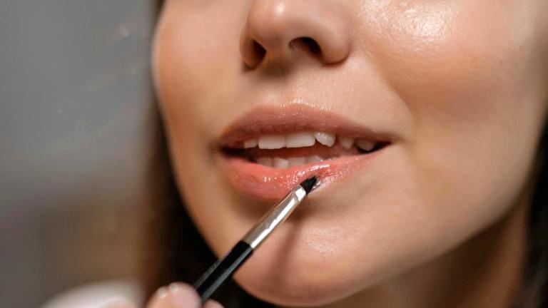 Makeup, lip liner