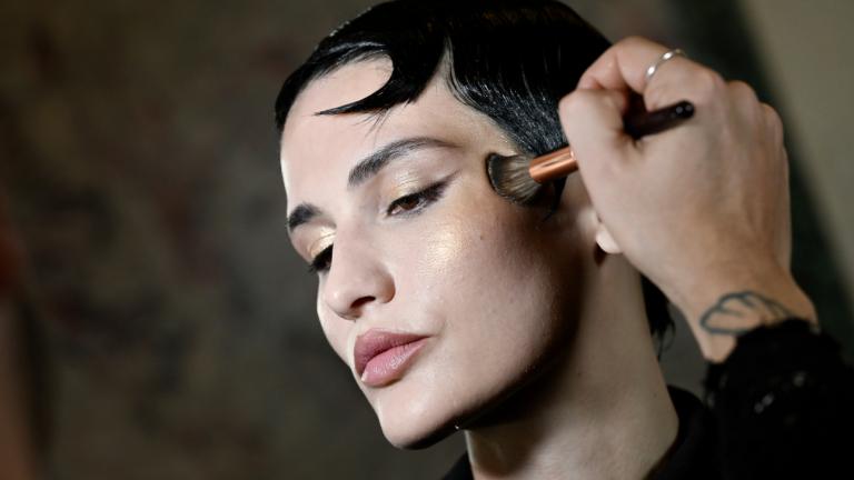 Μοντέλο που βάφεται 