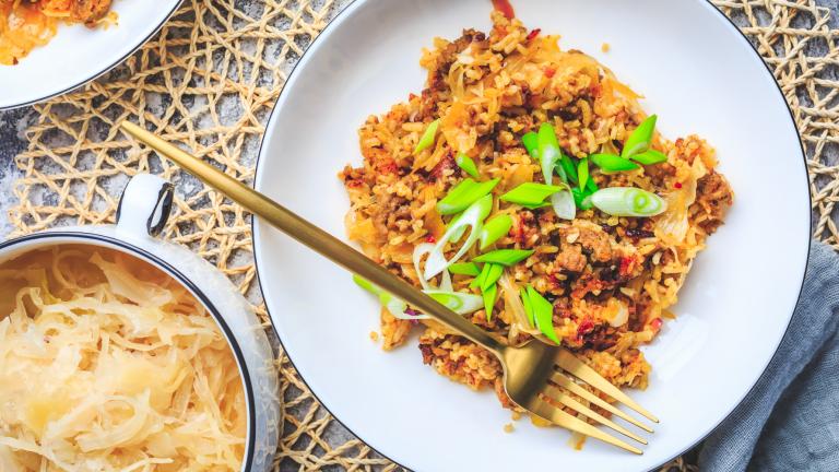 Πιλάφι με λάχανο και κιμά / Φωτογραφία: Shutterstock
