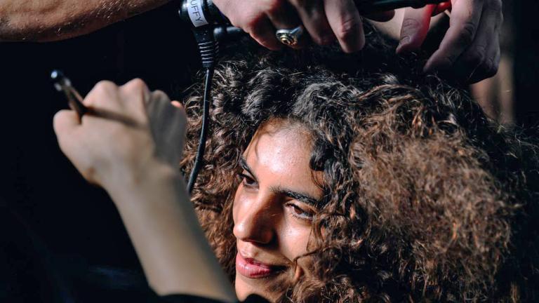 Αντίο στα βαρετά σγουρά μαλλιά το 2026: Τα 7 πιο όμορφα και μοντέρνα κουρέματα για curly