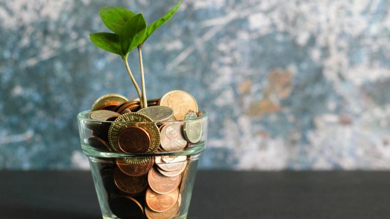 Ποτήρι με κέρματα