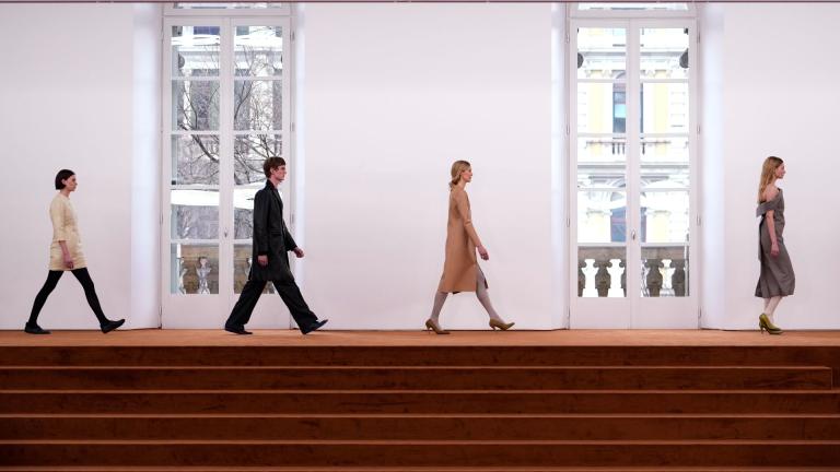 επιδειξη μοδας πασαρελα με μοντελα