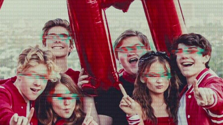 Στιγμιότυπο από την σειρά του Netflix που προβάλλει τους κινδύνους που κρύβουν τα social media στους ανήλικους