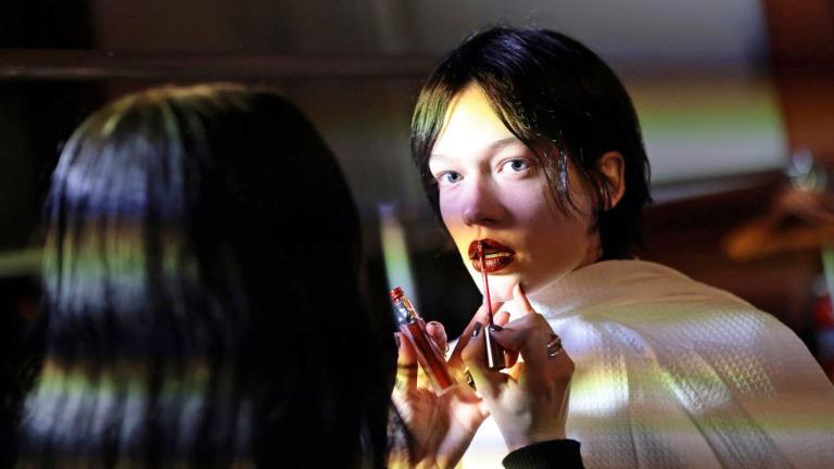 Το κραγιόν και οι γραμμές στα χείλη: Τι κάνει πραγματικά τη διαφορά στο αποτέλεσμα