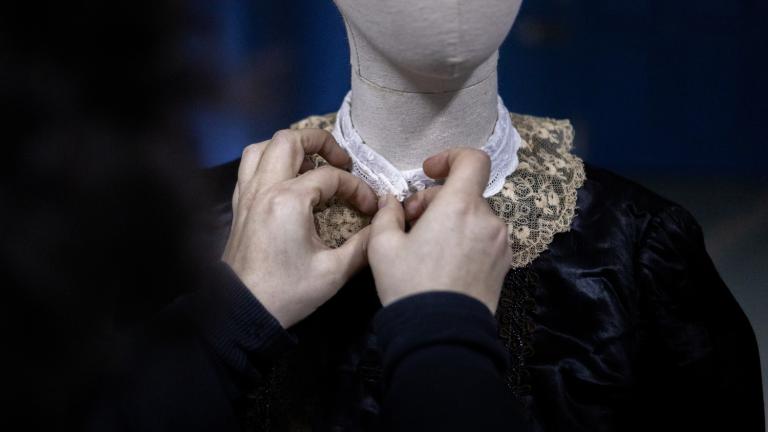 Rewoven -Η μνήμη υφαίνεται ξανά: Μια έκθεση στη Νάξο μετατρέπει τη μνήμη σε τέχνη, υφαίνοντας νήματα ιστορίας και ταυτότητας