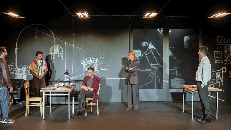 Παρακολουθήσαμε την παράσταση «Εχθρός του λαού»