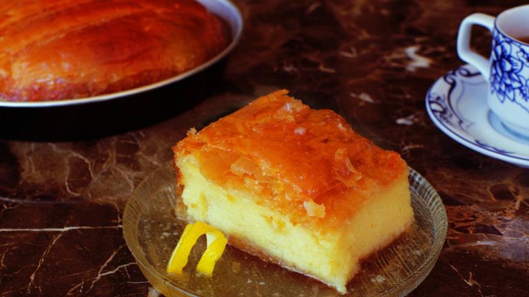 Γαλακτομπούρεκο σε πιατάκι