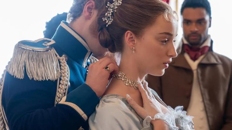 👉 Τα γάντια του “Bridgerton” έχουν βασιλική ιστορία – Ποια είναι η Cornelia James