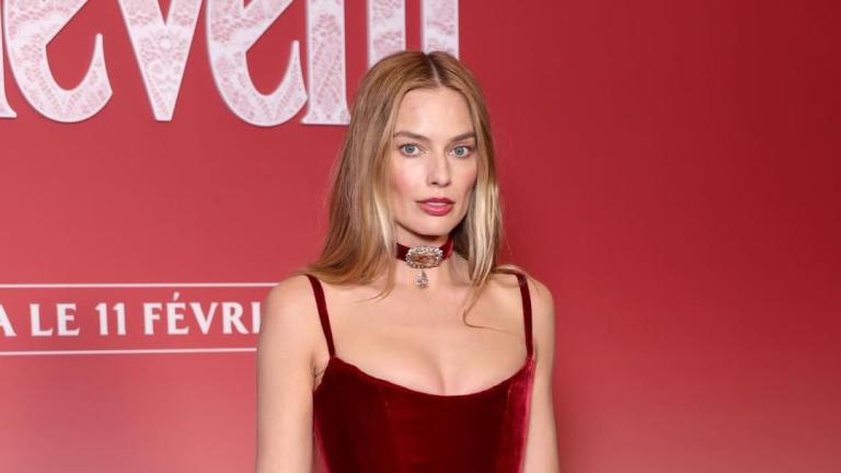 Η Μάργκοτ Ρόμπι στην πρεμιέρα της ταινίας της στο Παρίσι