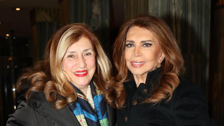 Η Μιμή Ντενίση με την αδερφή της, Σοφία/Φωτογραφία NDP