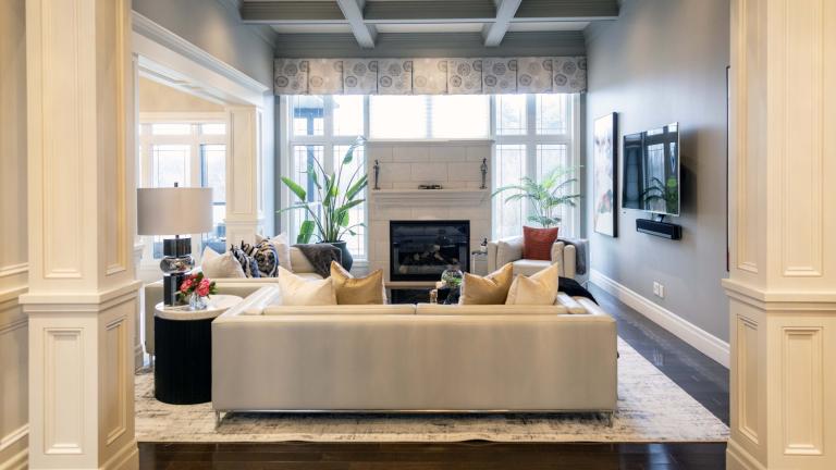 Πού να τοποθετήσετε τον καναπέ για να φαίνεται μεγαλύτερο το σαλόνι σας -Το έξυπνο κόλπο των διακοσμητών