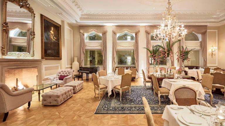 Στο ιστορικό ξενοδοχείο King George