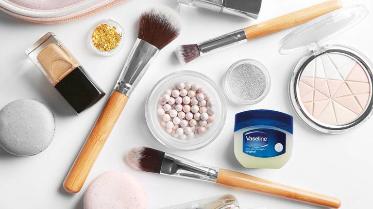 Aquaphor ή Vaseline;/Φωτογραφία: Instagram/vaseline