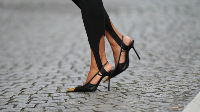 Slingbacks παπούτσια: Η πιο κομψή τάση της άνοιξης (και οι επιλογές που αξίζει να δείτε)