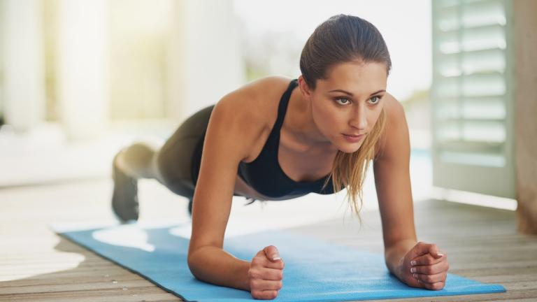 Άσκηση «σανίδα»/Φωτογραφία: Shutterstock