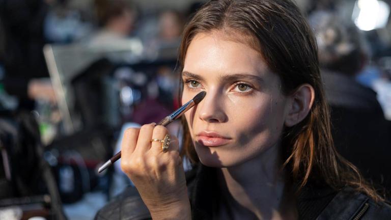 Μαύροι κύκλοι κάτω από τα μάτια; Αυτό είναι το color corrector που τους εξαφανίζει