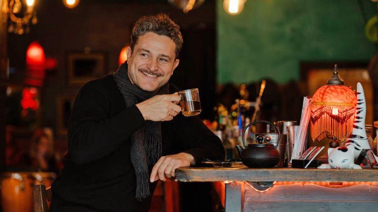 Ο Γιώργος Καραμίχος στο Bovary