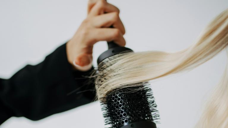 Βούτσα μαλλιών/Φωτογραφία Unsplash 