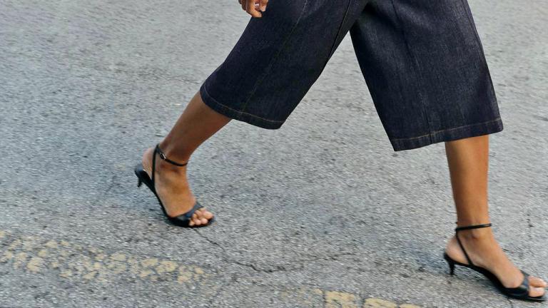 5 πέδιλα με χαμηλό τακούνι από τα Zara που θα φοράτε όλη την άνοιξη/Φωτογραφία: Zara