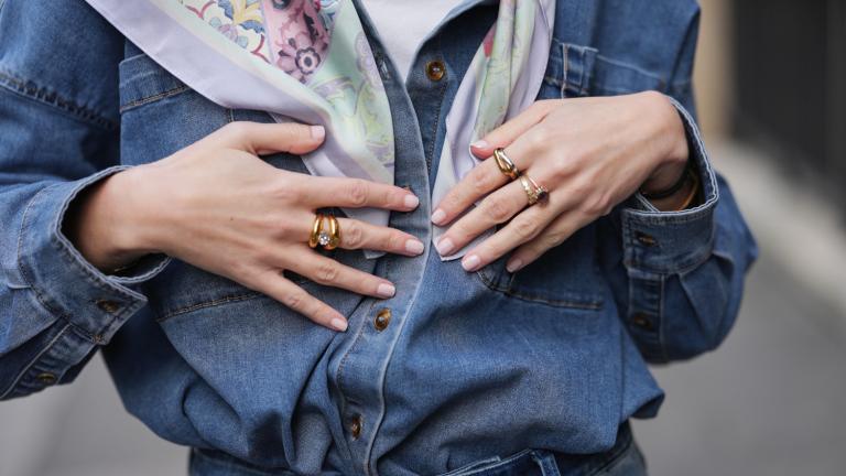 Η τάση duochrome στα νύχια είναι ό,τι πιο κομψό για την περίοδο πριν το Πάσχα