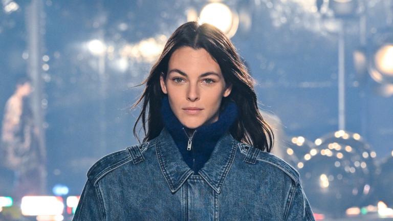 Ένα τζιν τζάκετ, τέσσερα looks -Πώς να το φορέσετε από το πρωί μέχρι το βράδυ