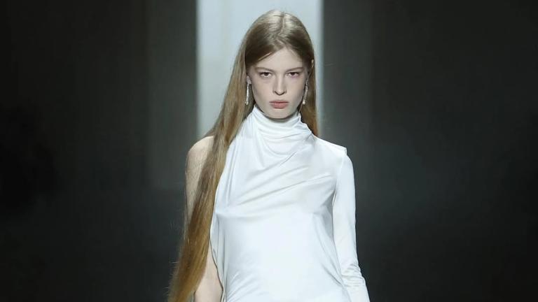 H Βίβιαν Τζένα Γουίλσον στην επίδειξη του Gucci FW26