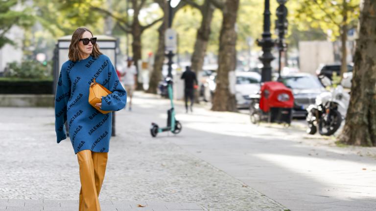 Ξεχάστε το butter yellow: Το cobalt blue είναι το χρώμα που θα φορέσουμε φέτος