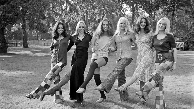 Τα 4 παπούτσια-σύμβολα των ’70s που επιστρέφουν φέτος την άνοιξη