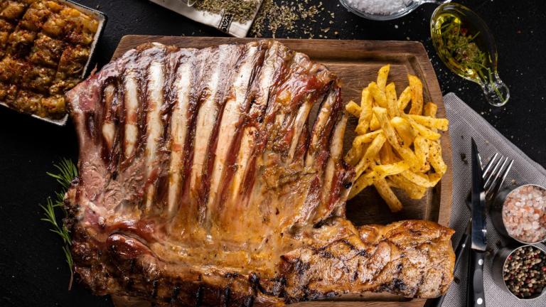 η πέτσα του αρνιού και το αρνί το Πάσχα