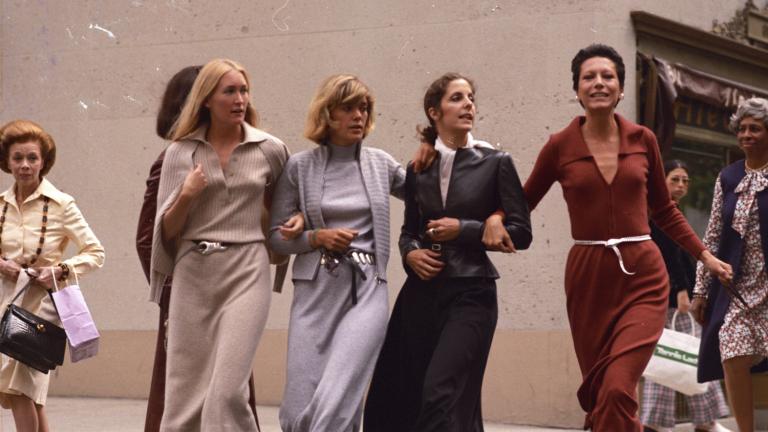 Τέλος οι μπαλαρίνες: Αυτό είναι το παπούτσι της άνοιξης που υπόσχεται καλύτερη στάση σώματος