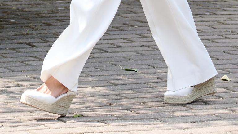 Εσπαντρίγιες: Τα παπούτσια που επιστρέφουν κάθε καλοκαίρι