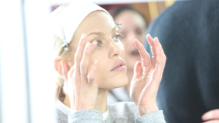 Τέλος στους μαύρους κύκλους; Τα προϊόντα που boostάρουν το κολλαγόνο στα μάτια