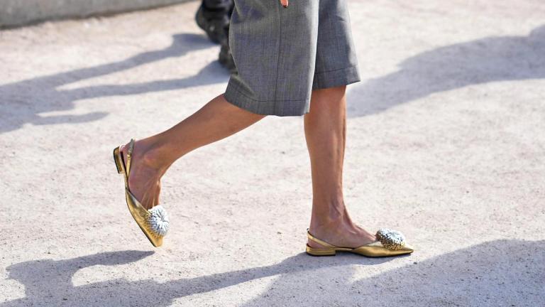 Οι fashion experts συμφωνούν: Zara και Mango έχουν τα ιδανικά flat παπούτσια για καλεσμένες σε γάμους και βαφτίσεις