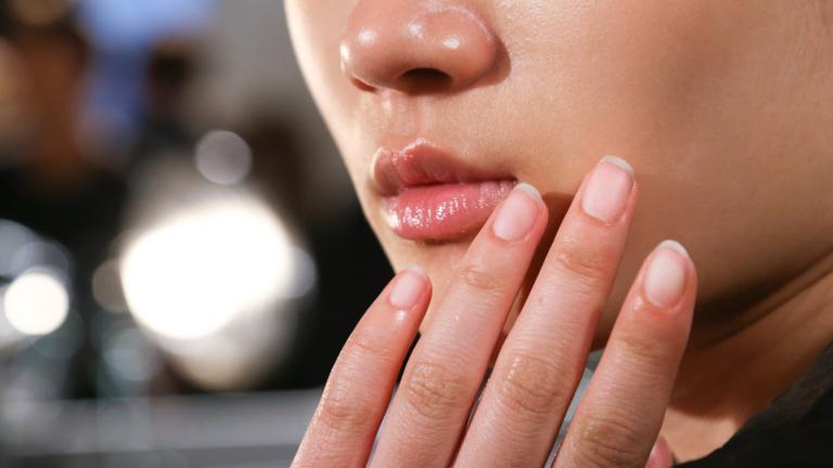 Πώς να μετατρέψετε τα εύθραυστα νύχια σε υγιή 