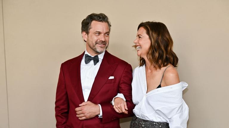 Τζόσουα Τζάκσον και Κέιτι Χολμς στο κόκκινο χαλί 