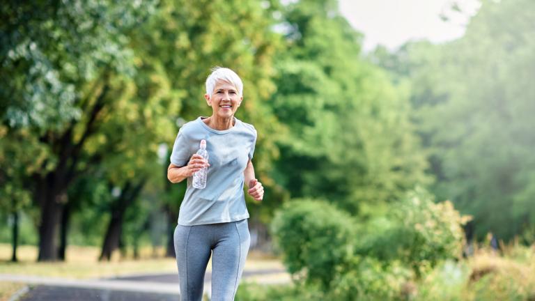 Ούτε τρέξιμο ούτε ποδήλατο: Η καλύτερη άσκηση για να αυξήσετε τη ροή του αίματος και να ενισχύσετε την καρδιά
