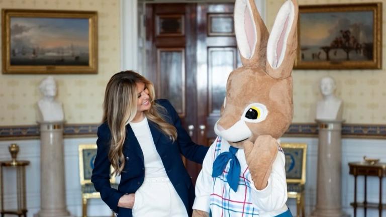 Η Μελάνια Τραμπ με business chic look 