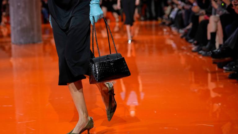  Από Prada μέχρι γαλλικό καρό: Οι 5 τάσεις στις φούστες που θα δείτε παντού