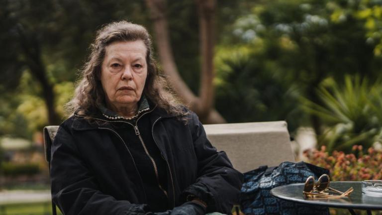 H Ρούλα Πατεράκη αποκαλύπτει τον λόγο που δεν αποχωρίζεται τα γάντια της